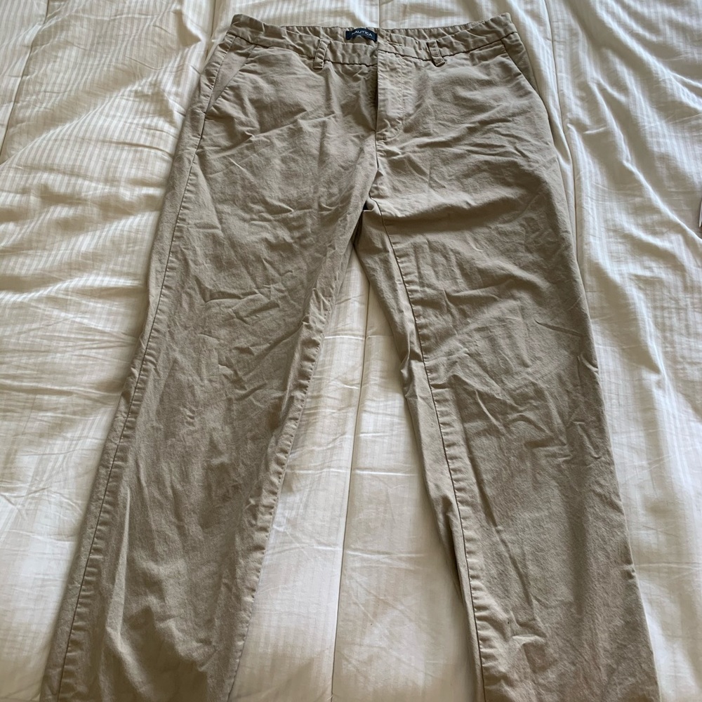 Men’s khaki pants